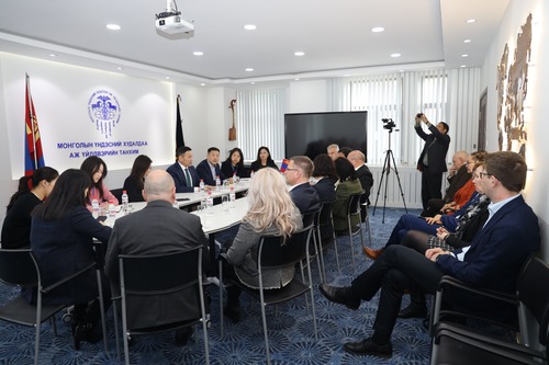 ГЕРМАН УЛСАД АЖИЛЛАНГАА МЭРГЭЖИЛ ДЭЭШЛҮҮЛЭХ СУРГАЛТАД ХАМРАГДАХ БОЛОМЖ